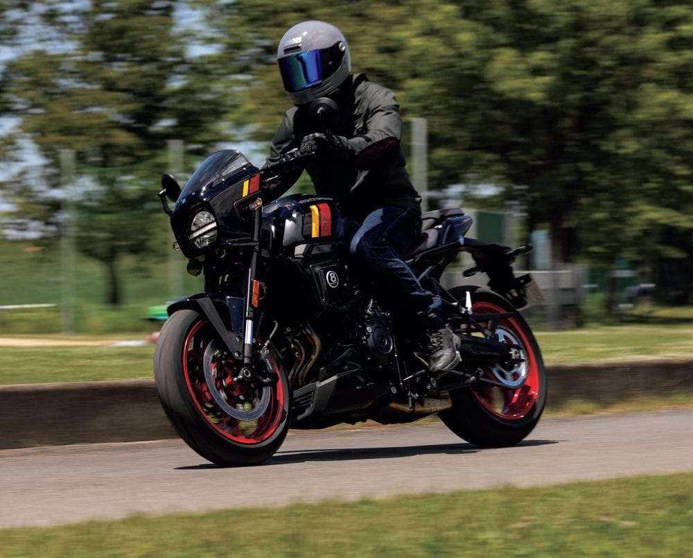 SUZUKI
GSX-8TT
¥1,386,000
