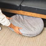 空気を抜けば隙間収納も可能