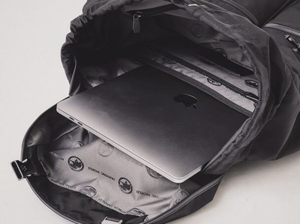ノートPCやiPadもすっぽり収まる！