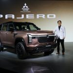 三菱自動車が都内の大規模な発表会にて新型「パジェロ」を世界初公開