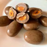 トップバリュ、チョコか?キャラメリゼアーモンド