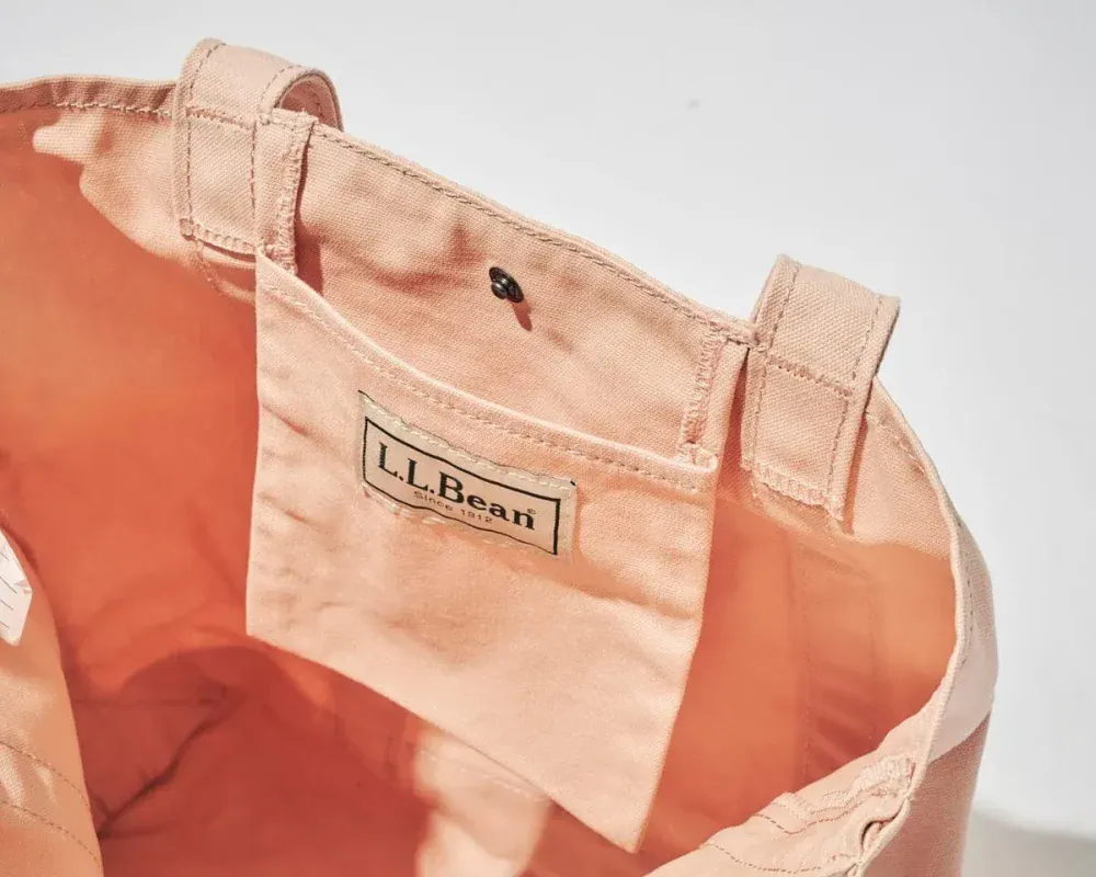 第2位 【“ちょい変え”で大満足】L.L.Beanの定番トートが肩掛けしやすく進化！編集部が魅力を解説