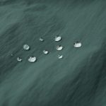 表面に撥水加工が施されている