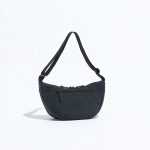 シエラデザインズ「BLACK HALF MOON BAG」¥6,380/5ℓ/H21×W40×D12㎝