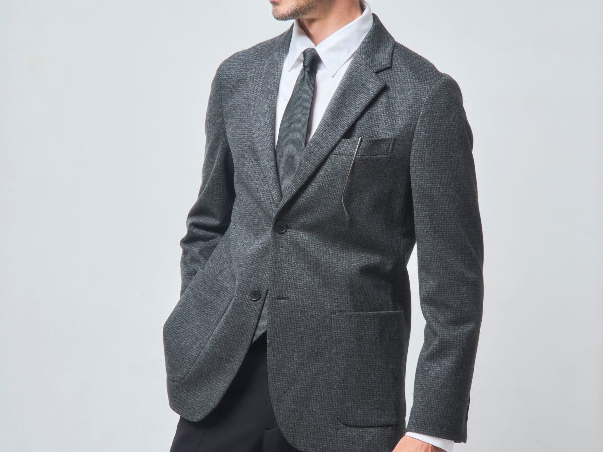 全身ユニクロ】シャツはカスタムオーダーも？出張も商談もOK