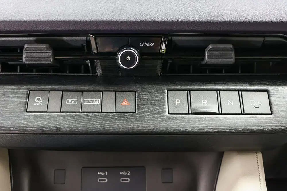 【アルファード超えの実力とは】日産「新型エルグランド」に試乗！極上の無重力シート、3列目が跳ね上げ式に進化…プロが乗ってわかった真価