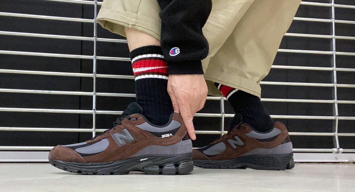 New Balance U2002R