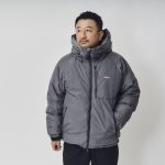 ほどよいゆとりがあり、厚手のインナーともレイヤードできる