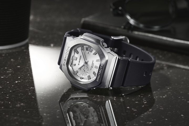 この高級感で3万円台は反則!G-SHOCK新顔「2500」はラグスポ時計!?“これは売れる”と確信した理由をNo.1モノ雑誌編集長が徹底レビュー『コレ買いです』Vol.184