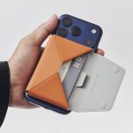 内部は3層構造になっており、コインや紙幣、カギなどを収納可能