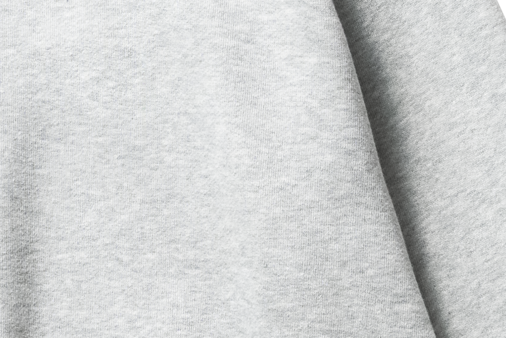 “THE BEST OF T-SHIRTS”シリーズと同じ26番手の綿糸を採用しており、ふっくらとした厚みが特徴