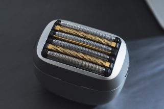 【手のひらサイズで驚きの6枚刃】お手入れもラクな最新ラムダッシュ「パームイン PRO」の実力を徹底解説。深剃りの爽快感が最高！