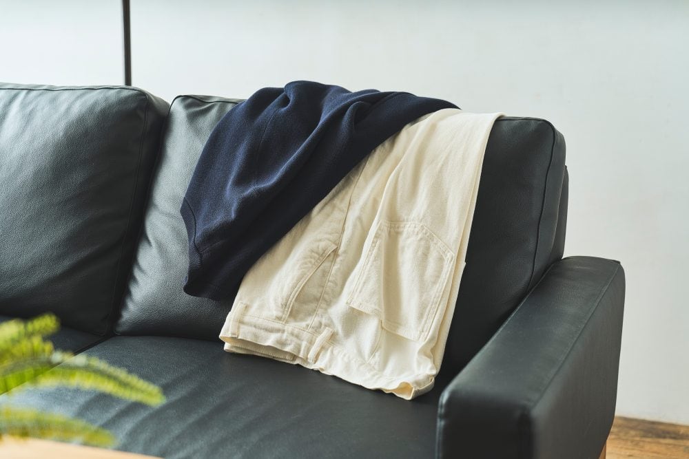 片付ける場所がない服は、つい部屋の一角に置きっぱなしにしがち
