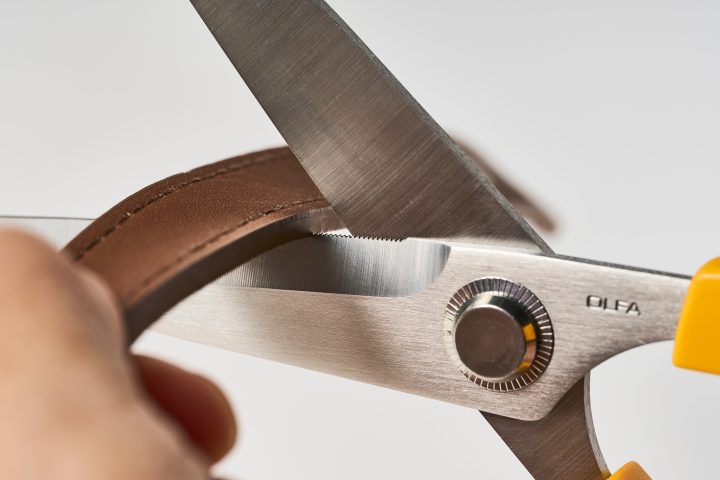 【ヌルッと切れる快感】オルファ18年ぶりの新作ハサミも!プロが選んだ「切る系」感動文具3選