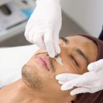 古い角質を取り除きハリツヤを与える「スキンリファインピーリング」