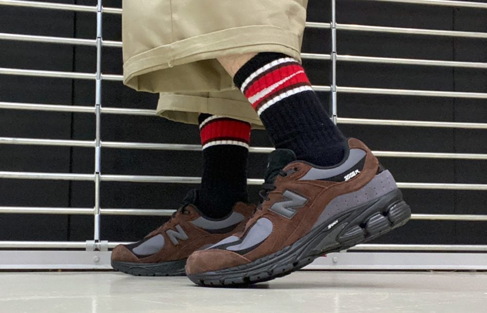New Balance U2002R