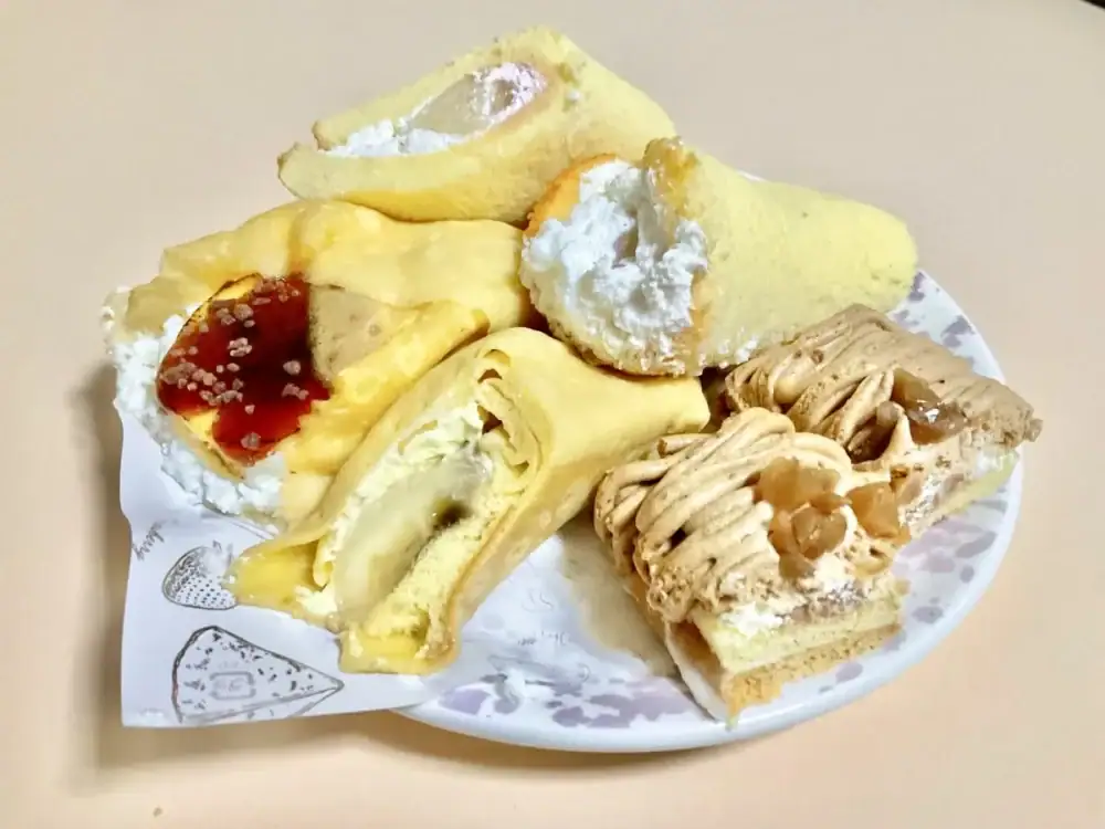 第1位 ファミマの9月新作スイーツがヤバい!“背徳感すらご褒美”ケーキ系ベスト3【1位はカリもち食感の専門店級】