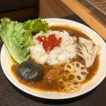 とろ～りチーズがクセになる…ゴジラの足跡カレー