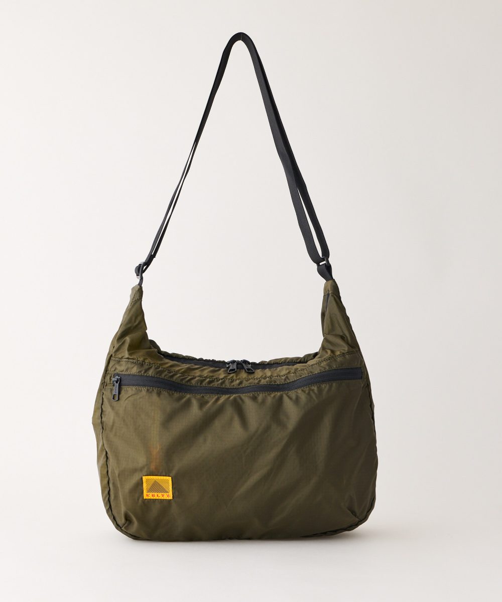 ケルティ「エアリー カーブ ショルダー L」￥8,030／H34×W40×D12㎝／12ℓ