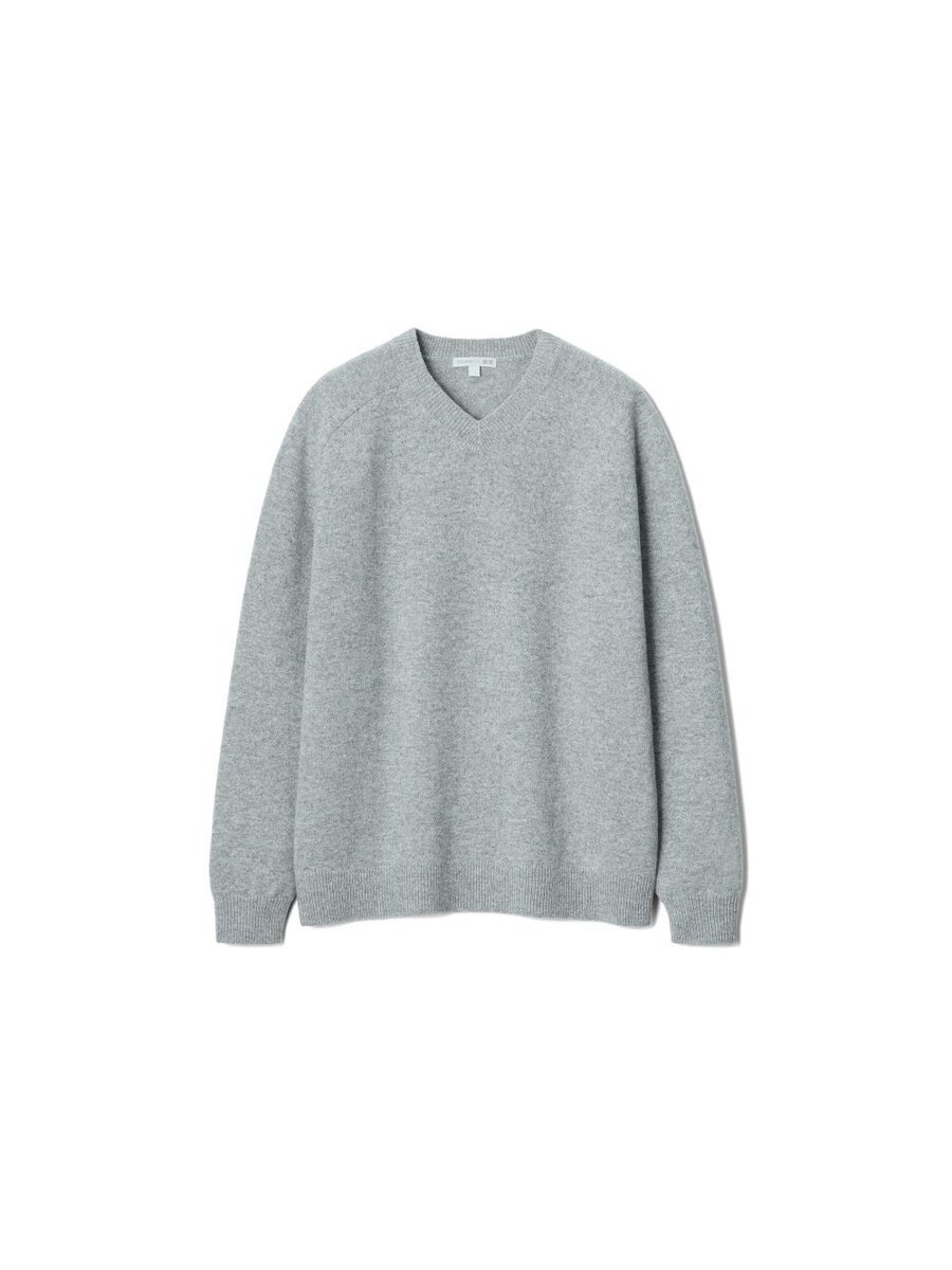 UNIQLO and JW ANDERSON「ラムVネックセーター」￥3990