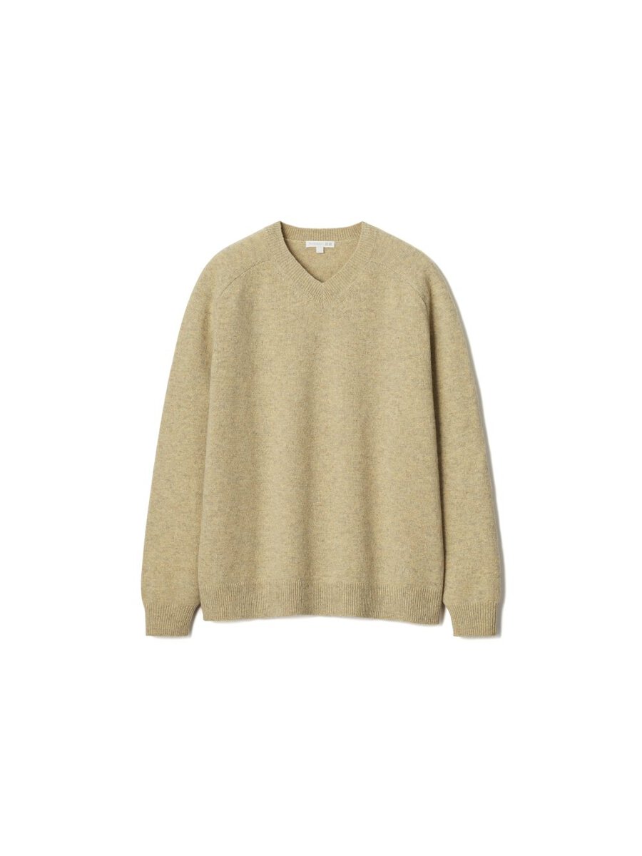 UNIQLO and JW ANDERSON「ラムVネックセーター」￥3990