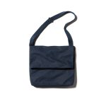 UNIQLO and JW ANDERSON「ショルダーバッグ」￥3990／2色展開
