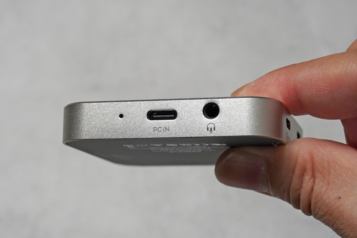 USB-Cポートと3.5mmオーディオジャック