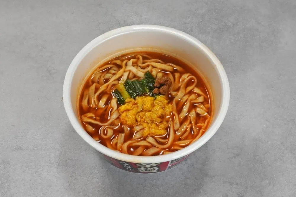 第3位　「このカップ麺、マジでうまかった」残暑に気分爆上げ “パンチ力すごい”ベスト3杯【1位はニンニクと豚の旨味がヤバい満腹必至の一杯】