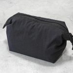 カラーは黒とピンクの2種類を用意。