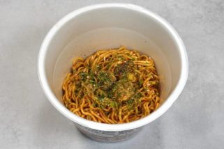「このカップ麺、本当にうまかった」再現度がヤバすぎた“たこ焼き味”のカップ焼きそば、名店監修のすごい一杯ほか【カップ麺の人気記事ランキングベスト3】（2025年9月版）
