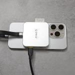 SDカードを読み込みながらスマホに充電できます