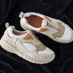 UGG®「CA805 MLT」￥25,300／3色展開