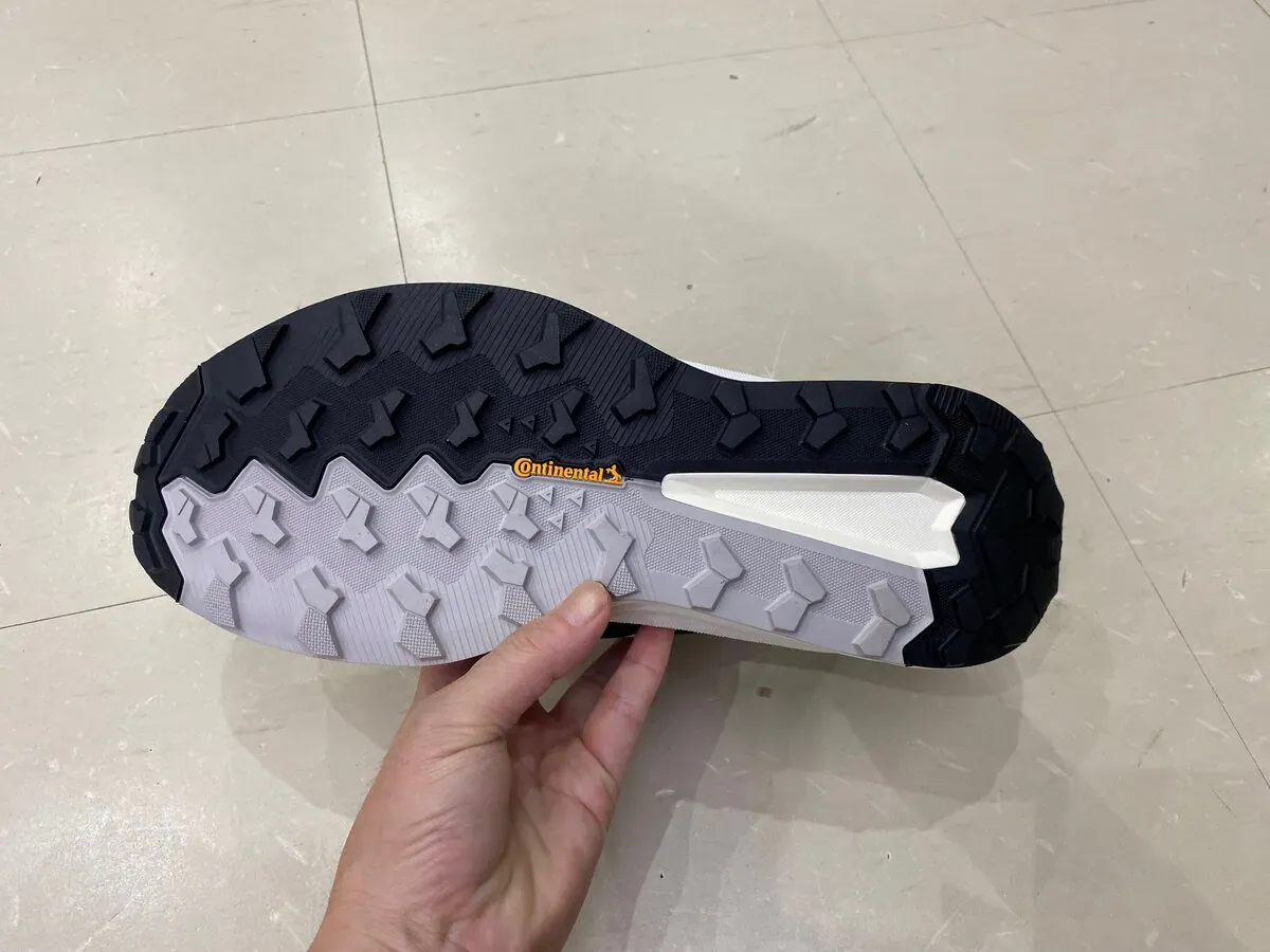 第1位 【GORE-TEX×BOOSTは無敵】アディダスが誇る機能を惜しみなく投入！「テレックス」が雨も悪路も街履きにも優秀。エディターが試し履きレビュー