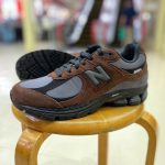 New Balance U2002R