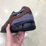 New Balance U2002R