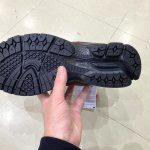New Balance U2002R