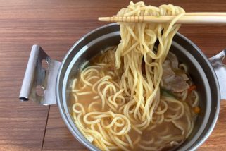 「ご当地の味がおうちで完成！」テーブルマークの新作冷凍麺4種の再現度は？グルメ系ライターが実食レポ