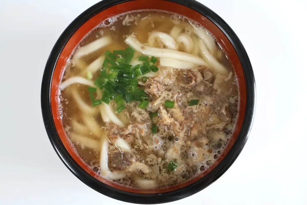 第1位　まだまだ行列が絶えない「資さんうどん」イオン系列で買える冷凍版は衝撃の再現度!? 店舗の味と徹底食べ比べ