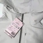 【ワークマンの2900円アウター】上着とネックピローが一体化!?“服からエアチューブ出現”長距離移動を快適にする「すごい旅ジャケット」を徹底検証