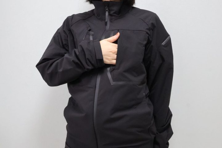 【ワークマン新作】服の上から着て本当に疲労回復するの?アウター型リカバリーウェアの真実をメーカーに直撃!上下セットを試着してみた