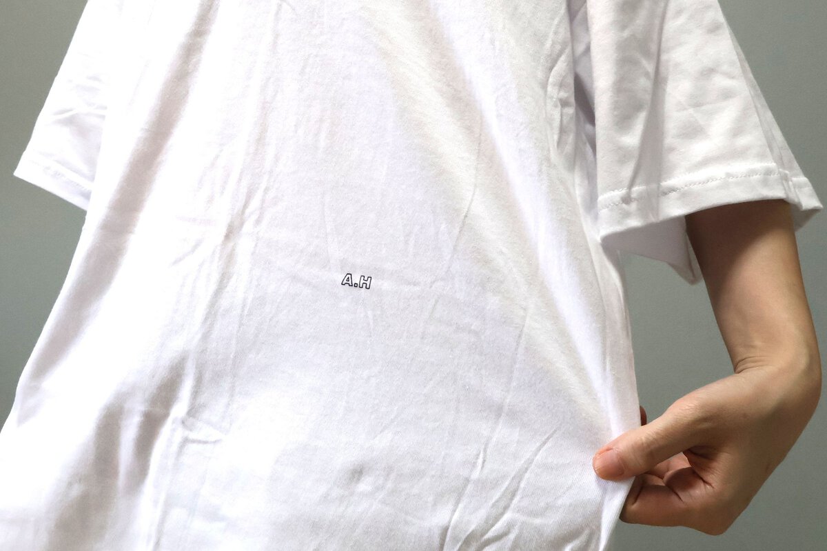 全ての商品にはさりげなく「A.H」のロゴ入り