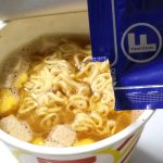 食べる直前に付属のオイルをかける