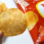 ポテトチップスファミチキレッド味