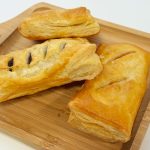 【ミスド新作】世界の煮込み料理が“ごちそうパイ”に進化！全粒粉入りでサクサク＆濃厚な3商品を食べ比べ！