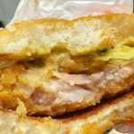 肉汁あふれる極上チキンバーガー