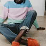 本コレクションのキャンペーンには、ミュージシャン兼プロデューサーのデヴ・ハインズが登場