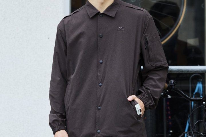 【究極のギミック服】作業着の概念が覆る!8ポケット&短パンになるミズノの「本格テックウェア」が優秀。季節の変わり目の最適解をスタイリストが徹底解説