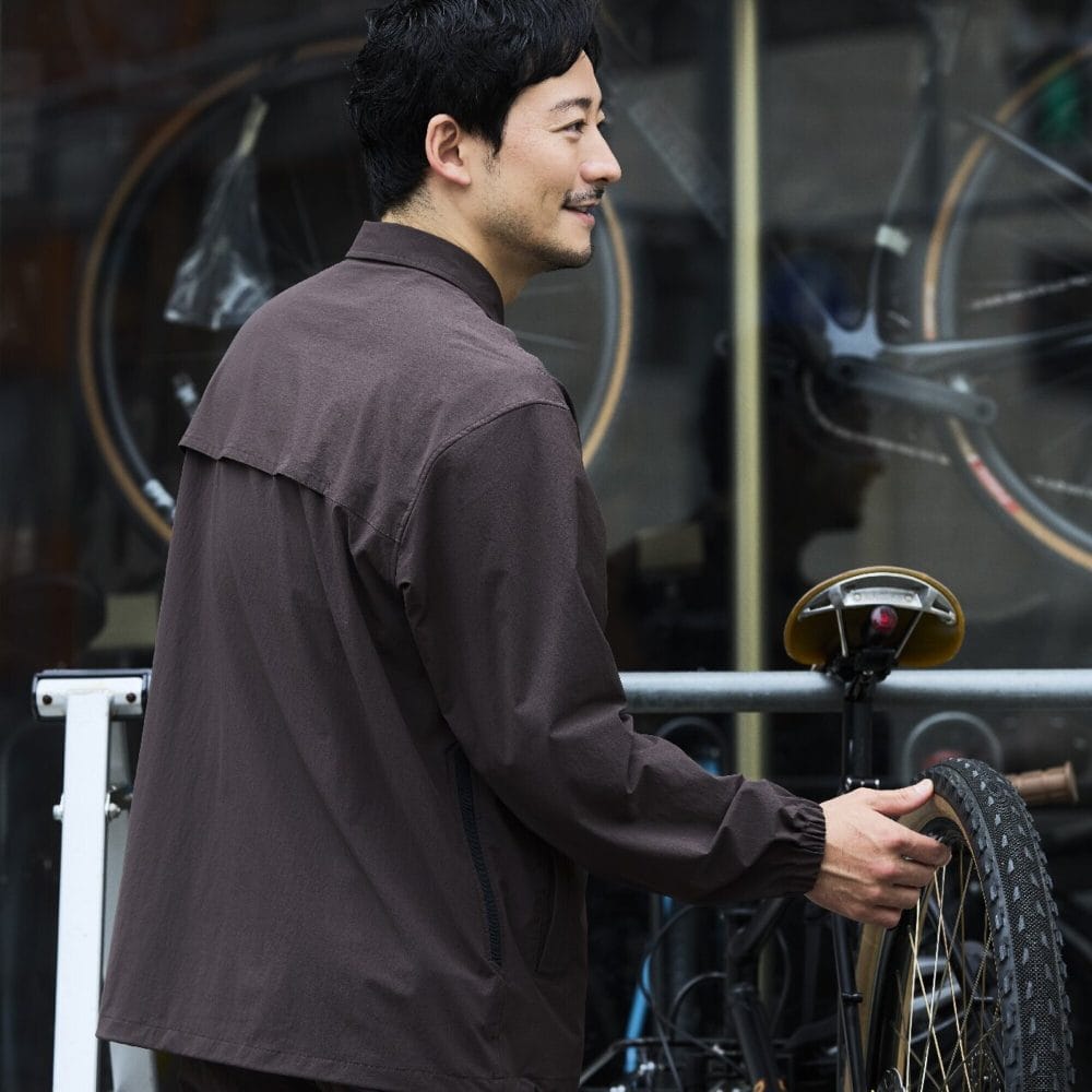 タウンユースとしても違和感なく着れる