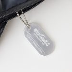 ミリタリーライクなアルミ製DOG TAGを付属