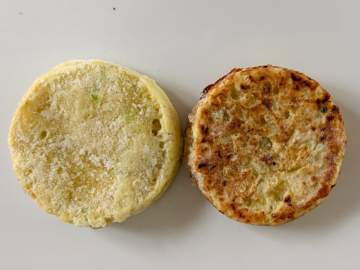 すでに焼き上がった状態で冷凍保存されているのでレンチンだけで食べられるのですが、商品に個体差があり!